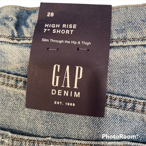 NWT GAP DENIM SHORTS🎉 - Picture 3 of 5